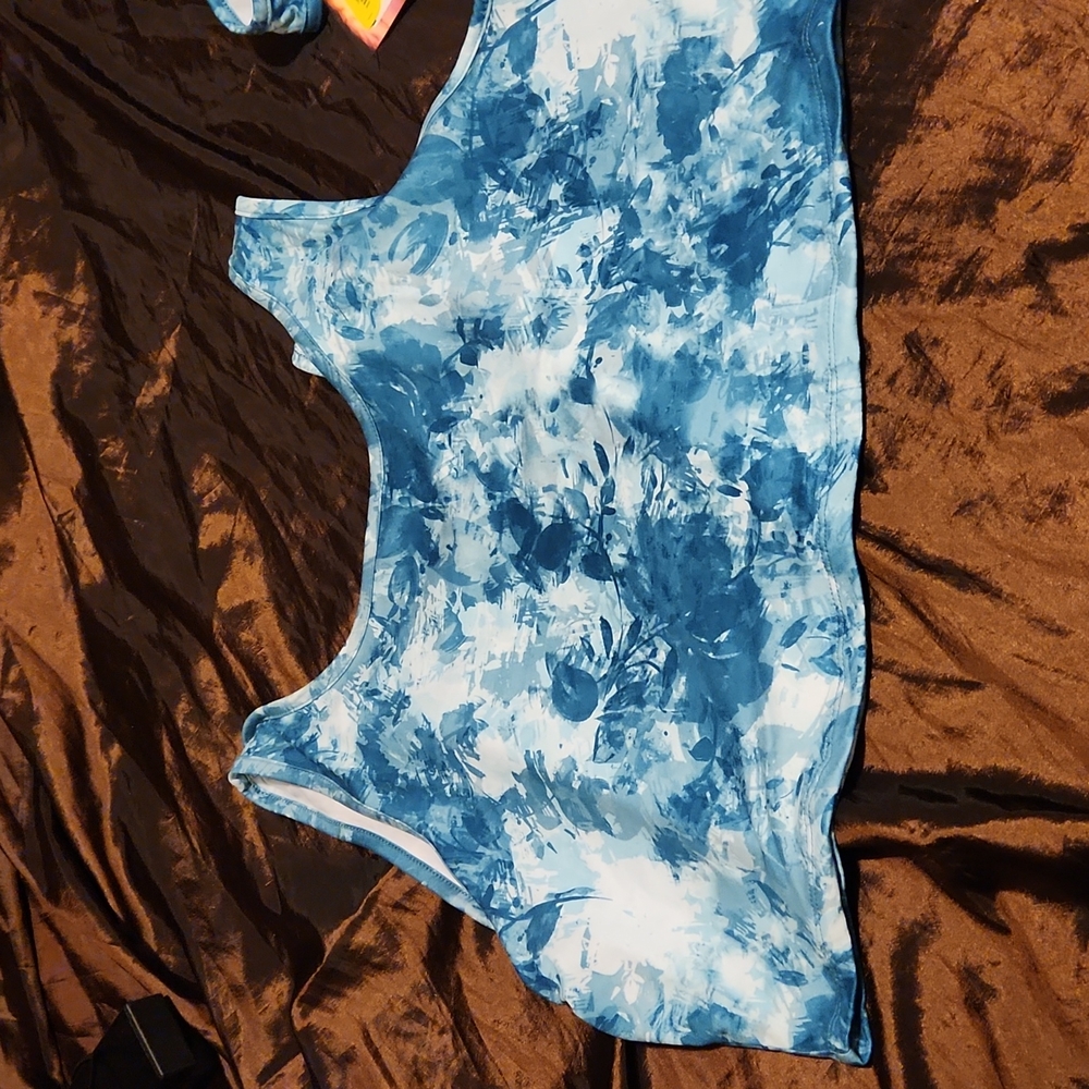 **NWT** ENLIGHTEN cropped tank top 1X or 2X